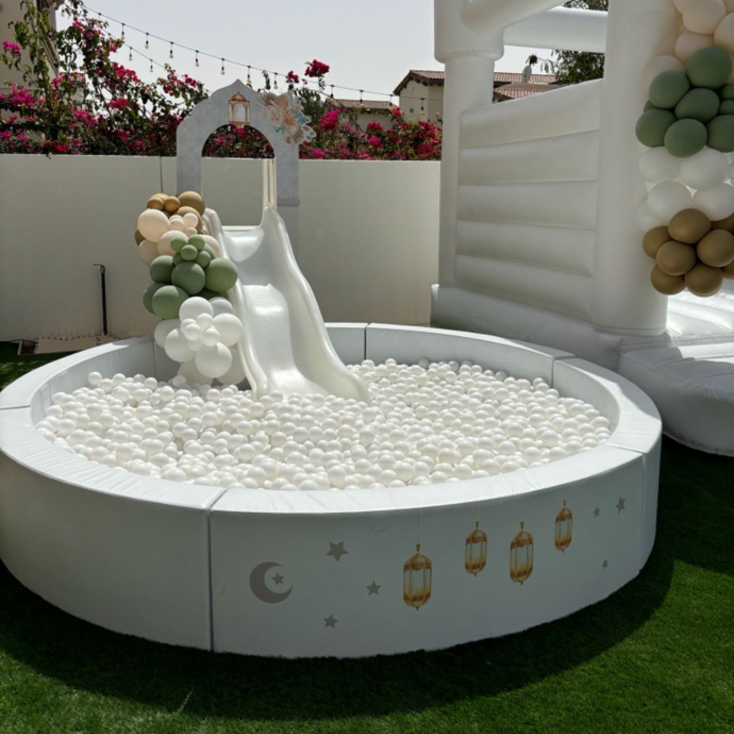 Round ball pit and single slide Special Package